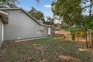 714 E Humble St, Baytown, TX 77520 - Photo 30