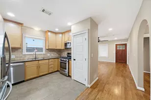 1110 E 26th St, Houston, TX 77009 - Photo 8