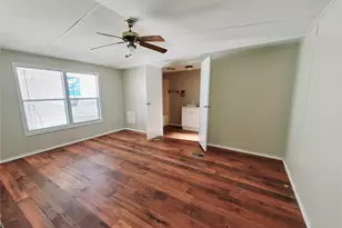 401 S Woodson St, Willis, TX 77378 - Photo 10