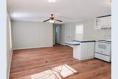 401 S Woodson Street #5, Willis, TX 77378 - Photo 4