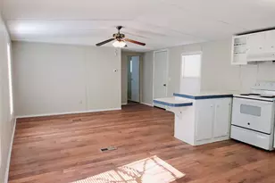 401 S Woodson St, Willis, TX 77378 - Photo 4