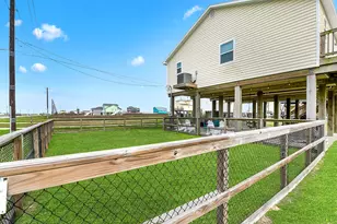 126 Nesmith Pl, Surfside Beach, TX 77541 - Photo 8