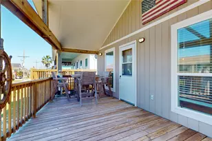 854 Palmetto Dr, Crystal Beach, TX 77650 - Photo 8