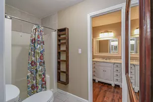 10502 Hammerly Blvd, Houston, TX 77043 - Photo 16