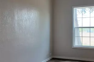 210 Julia St, Yoakum, TX 77995 - Photo 12