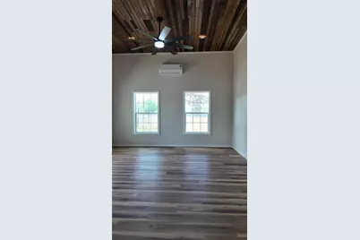 210 Julia St, Yoakum, TX 77995 - Photo 18