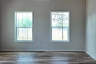 210 Julia St, Yoakum, TX 77995 - Photo 18