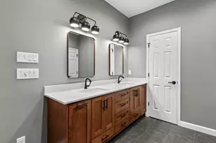 13507 Country Green Ct, Houston, TX 77059 - Photo 34