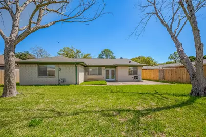 12346 Gainsborough Drive, Houston, TX 77031 - Photo 32