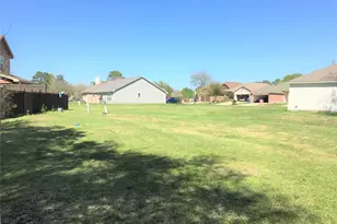 12944 Orion Ct E, Willis, TX 77318 - Photo 8