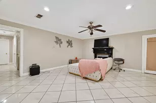 9718 Whitepost Ln, Houston, TX 77086 - Photo 4