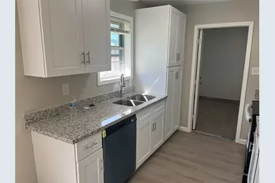 402 Thompson Drive, Bay City, TX 77414 - Photo 6