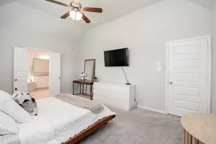 10606 Centre Shadows Dr, Houston, TX 77043 - Photo 24