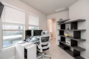 10606 Centre Shadows Dr, Houston, TX 77043 - Photo 8
