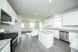 2524 Hawks Eye Dr, Conroe, TX 77301 - Photo 2