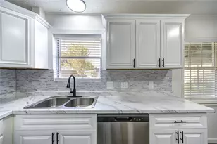 12127 Palmton St, Houston, TX 77034 - Photo 8