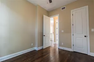 1424 Eddington St, Houston, TX 77023 - Photo 10