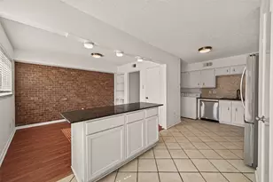527 N Post Oak Ln, Houston, TX 77024 - Photo 14