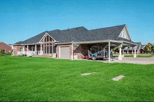 9018 Water Point Dr, Beach City, TX 77523 - Photo 8