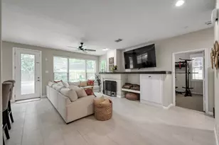 94 N Cochrans Green Cir, The Woodlands, TX 77381 - Photo 18