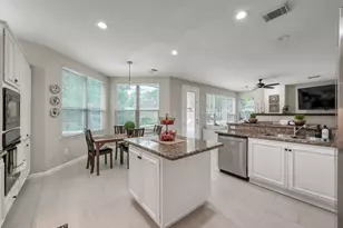 94 N Cochrans Green Cir, The Woodlands, TX 77381 - Photo 14