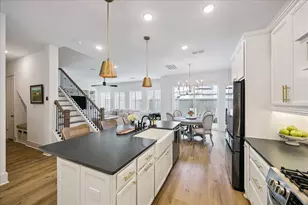 2512 Swang Pl., Houston, TX 77008 - Photo 8