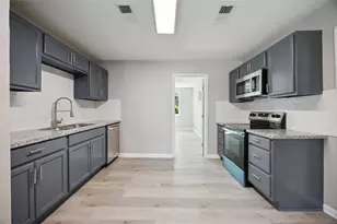 5206 Willow Glen Dr, Houston, TX 77033 - Photo 6