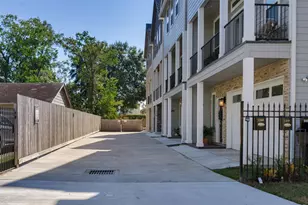 1244 W 26th St, Houston, TX 77008 - Photo 1