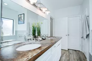 12749 Lake Conroe Hills Dr, Willis, TX 77318 - Photo 22