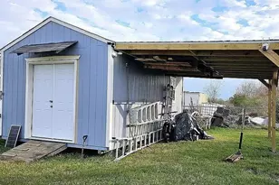 98 Dog Fish Dr, Palacios, TX 77465 - Photo 4