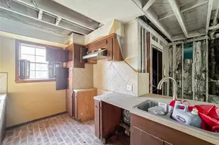 2106 New Mexico St, Baytown, TX 77520 - Photo 18