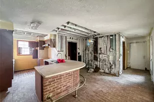 2106 New Mexico St, Baytown, TX 77520 - Photo 16