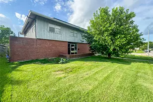 2106 New Mexico St, Baytown, TX 77520 - Photo 4