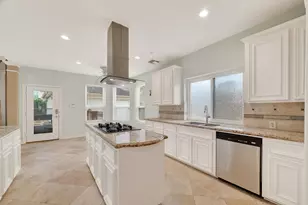 3022 Hidden Mist Ct, Pearland, TX 77584 - Photo 6