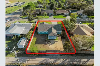 2106 22nd Avenue N, Texas City, TX 77590 - Photo 4