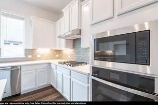 9303 Biles Ct, Mont Belvieu, TX 77523 - Photo 8