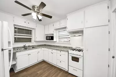 1213 28th Street, Galveston, TX 77550 - Photo 10