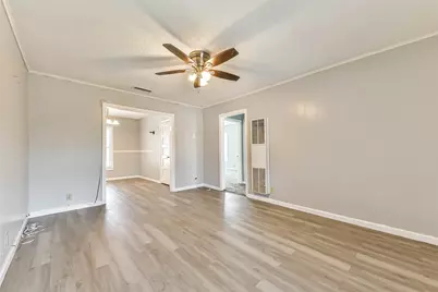 311 S Kansas Street, La Porte, TX 77571 - Photo 12