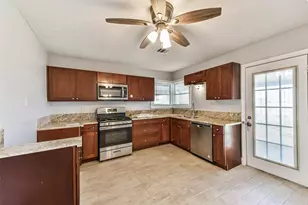 311 S Kansas St, La Porte, TX 77571 - Photo 10