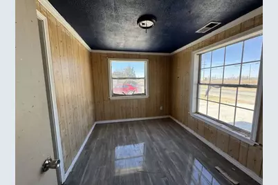 704 E Municipal Drive, Lubbock, TX 79403 - Photo 4