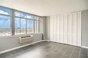 7510 Hornwood Dr, Houston, TX 77036 - Photo 12