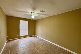 3902 Heatherbloom Dr, Houston, TX 77045 - Photo 12