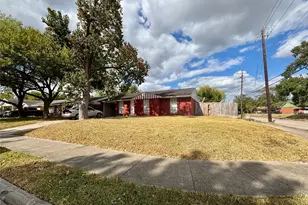 3902 Heatherbloom Dr, Houston, TX 77045 - Photo 14