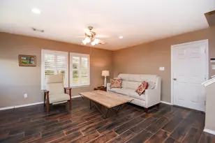 1702 Redwing Pines Dr, Houston, TX 77009 - Photo 6