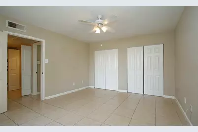 2822 S Bartell Drive #H6, Houston, TX 77054 - Photo 12