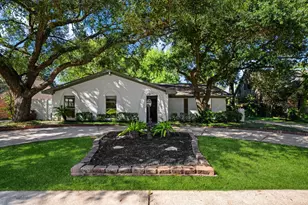 1110 Cheshire Ln, Houston, TX 77018 - Photo 2