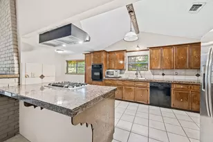 1110 Cheshire Ln, Houston, TX 77018 - Photo 8