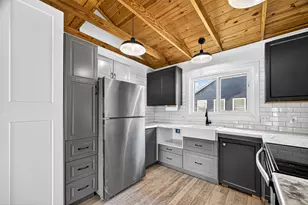 1926 Bluewater Hwy, Surfside Beach, TX 77541 - Photo 18