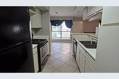 6633 W Airport Boulevard #1405, Houston, TX 77035 - Photo 8
