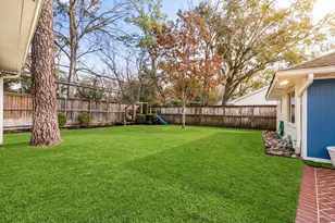 1811 Briarpark Dr, Houston, TX 77042 - Photo 20